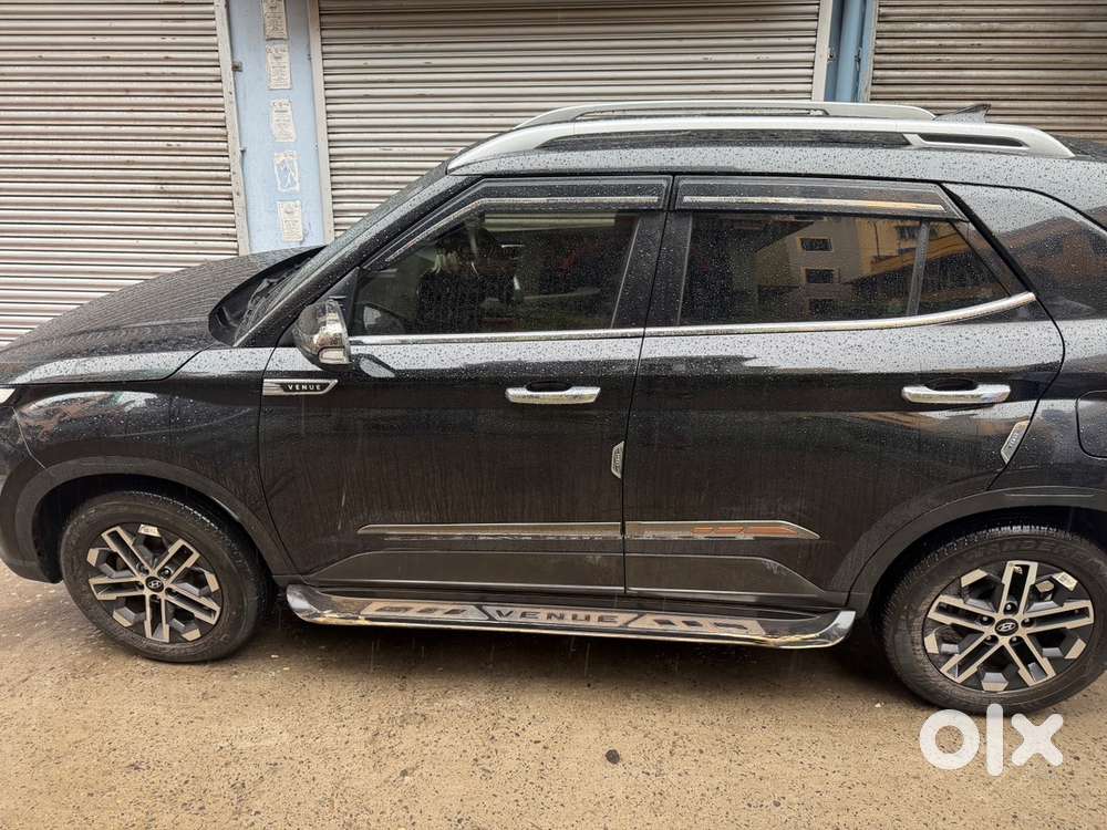 Hyundai Venue Petrol 2025
