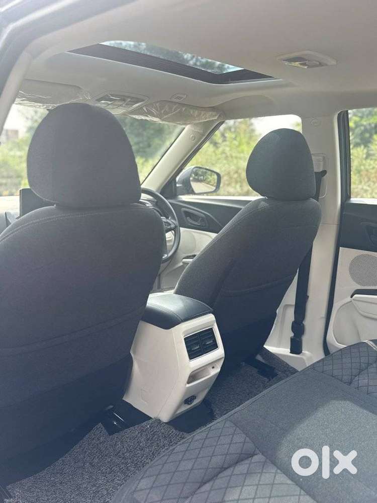 Mahindra Xuv 3xo Mx3, 2024, Petrol