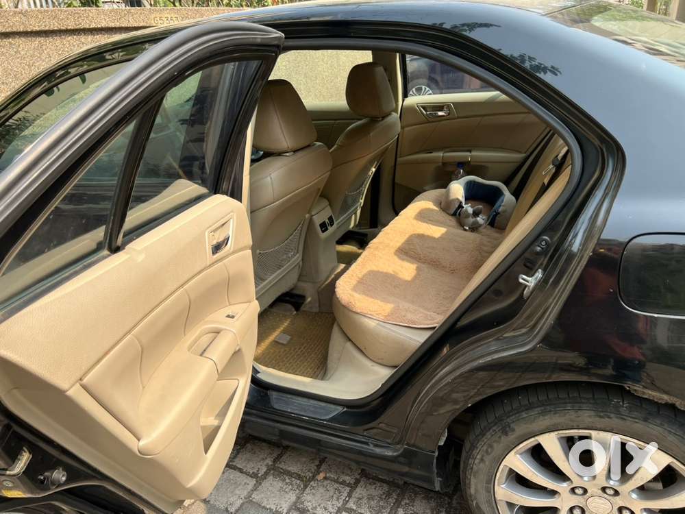 Maruti Suzuki Kizashi Petrol 2013