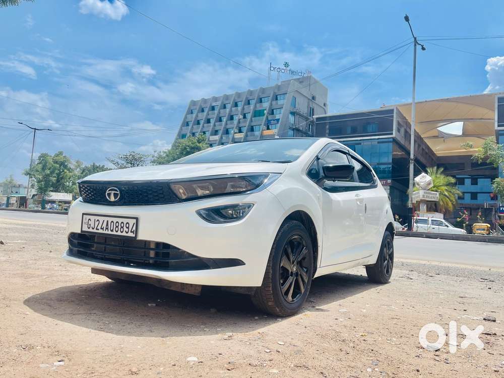 Tata Altroz Petrol 2023
