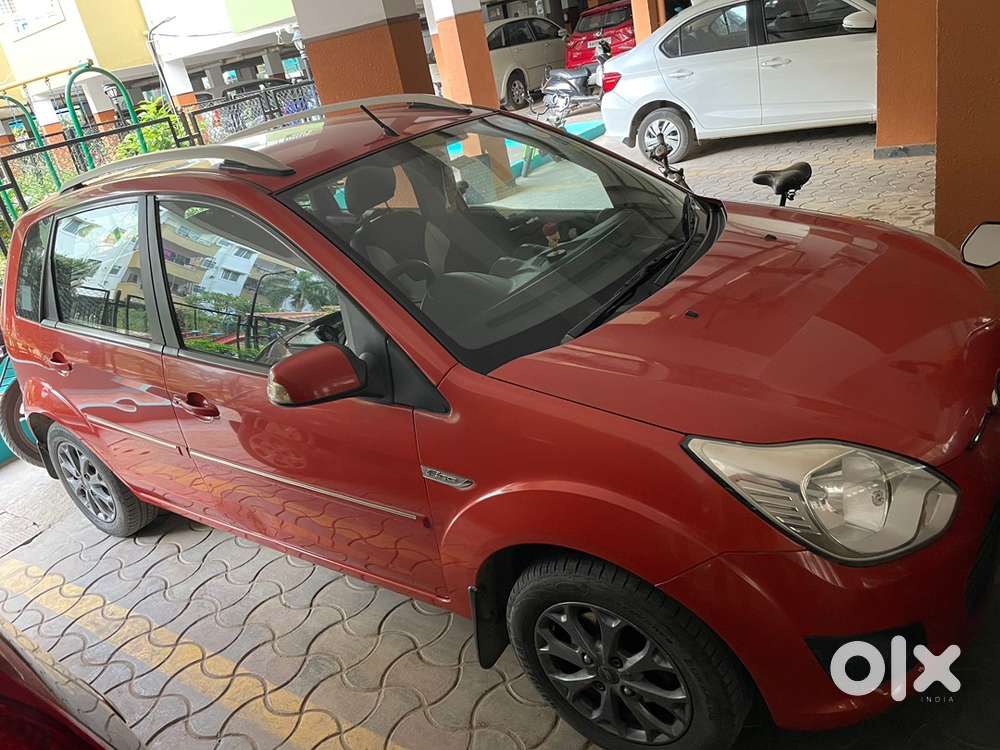 Ford Figo Titanium 1.2 L Petrol | New Tyres | Tn Registration