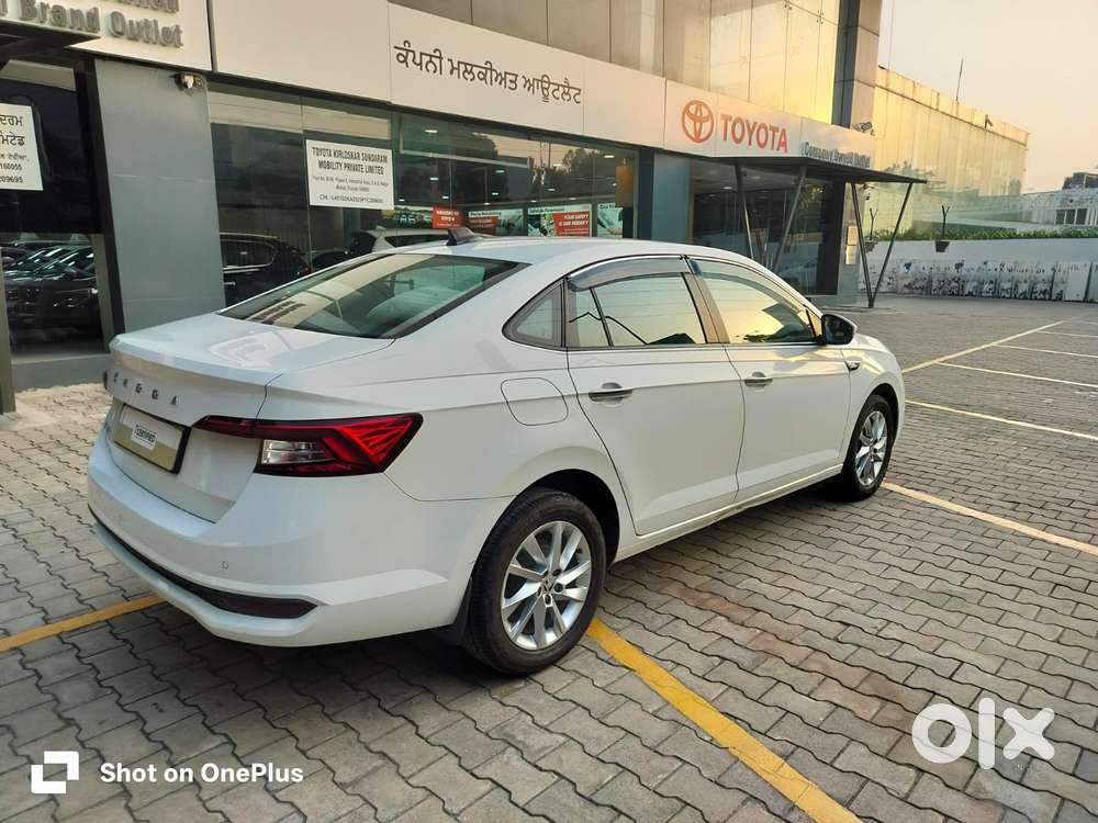 Skoda Slavia 1.0 Ambition Tsi At, 2023, Petrol