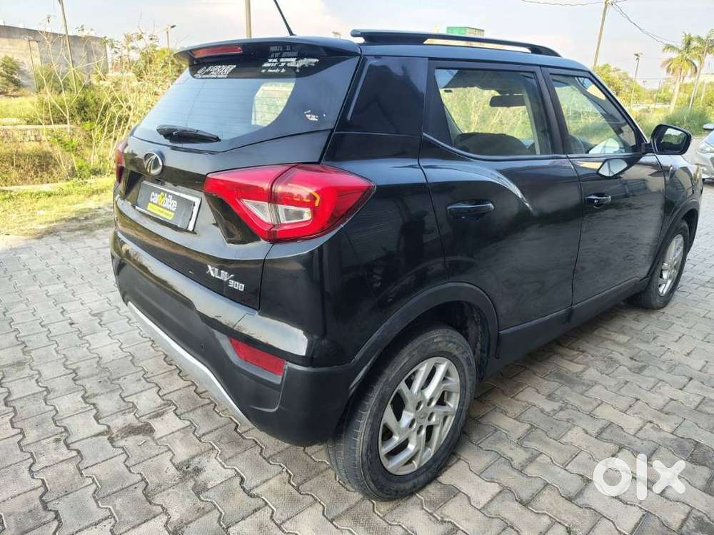 Mahindra Xuv300 W8, 2022, Petrol