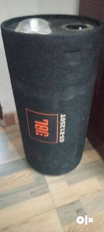 JBL BASETUBE ORIGINAL 1250t and amplifier TVs Video Audio