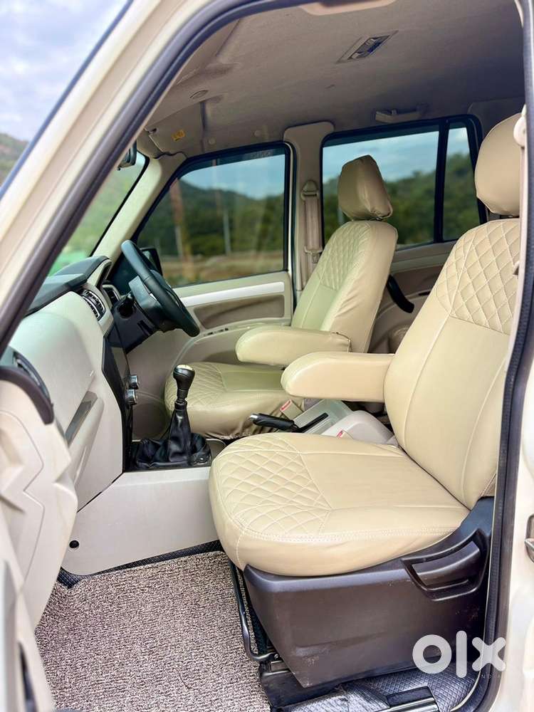 Mahindra Scorpio S10