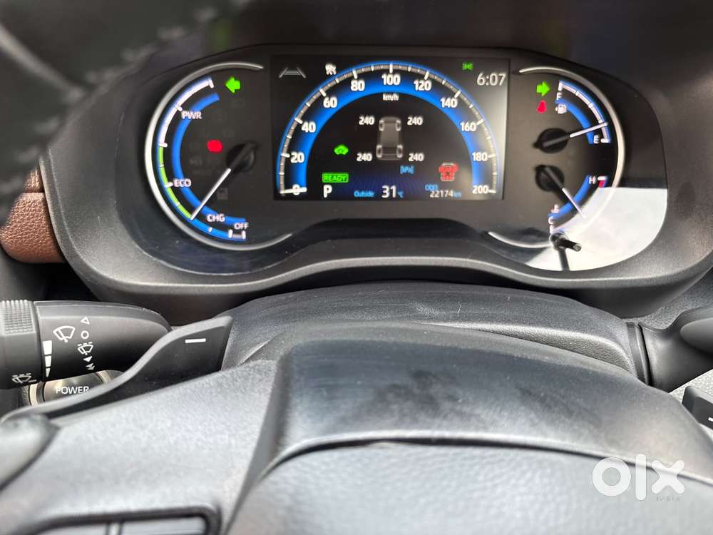 Toyota Innova Hycross 2.0 Zx (o) Hybrid 7 Str, 2025, Petrol