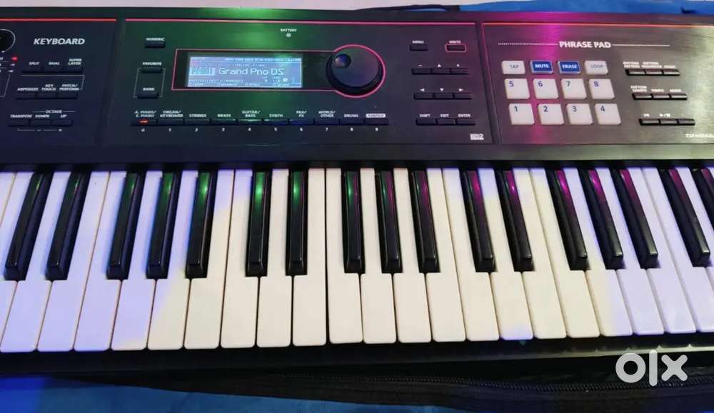 Roland XPS-30 Expandable Synthesizer | BLACK