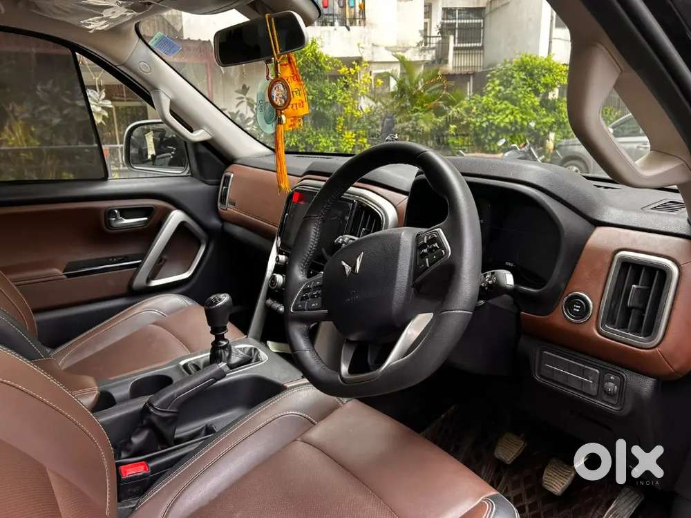 Urgent Mahindra Scorpio N Z8 Petrol 2023 | 10,400 Km | Like New