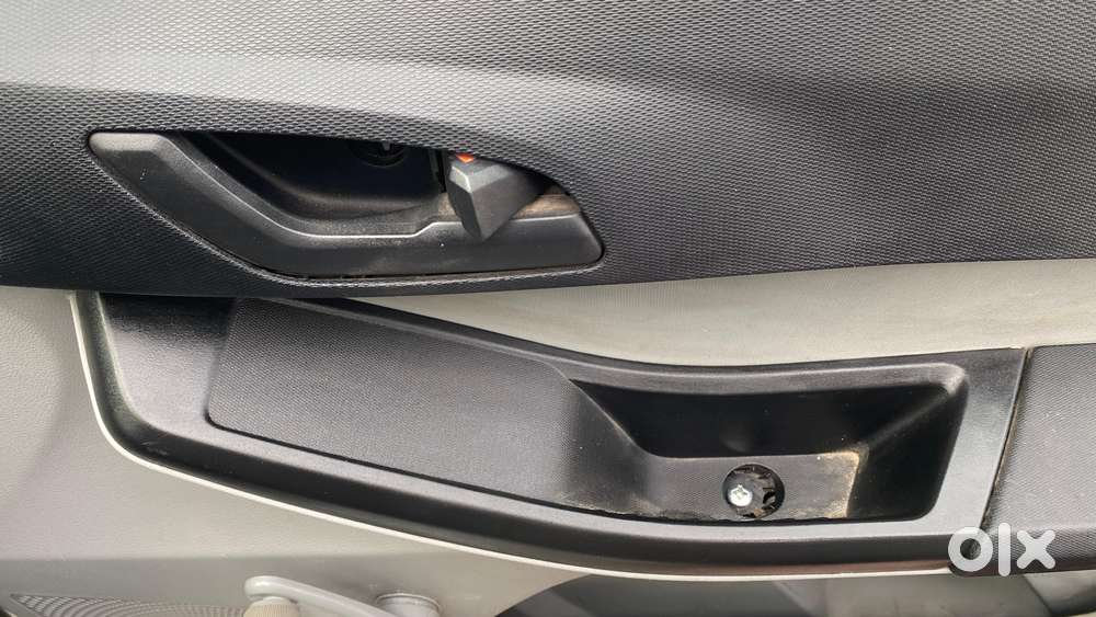 Tata Tiago Xe, 2021, Petrol
