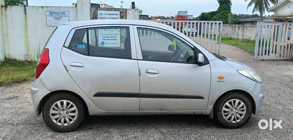 Hyundai I10 Sportz, 2015, Petrol