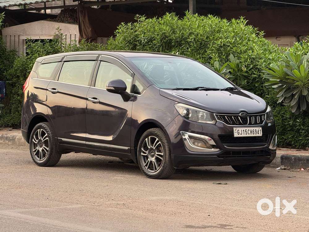 Mahindra Marazzo M8, 2018