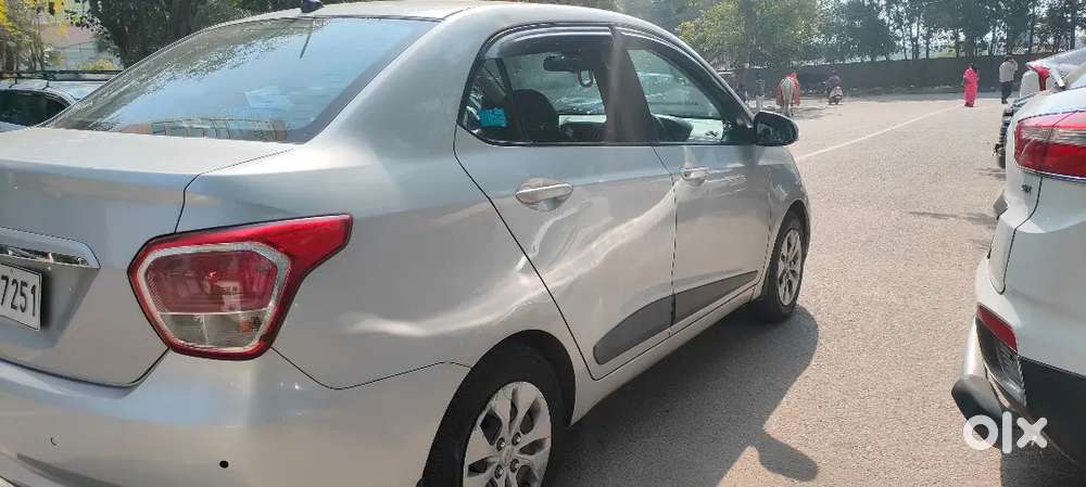 Hyundai Xcent 2015 Petrol 69560 Km Driven