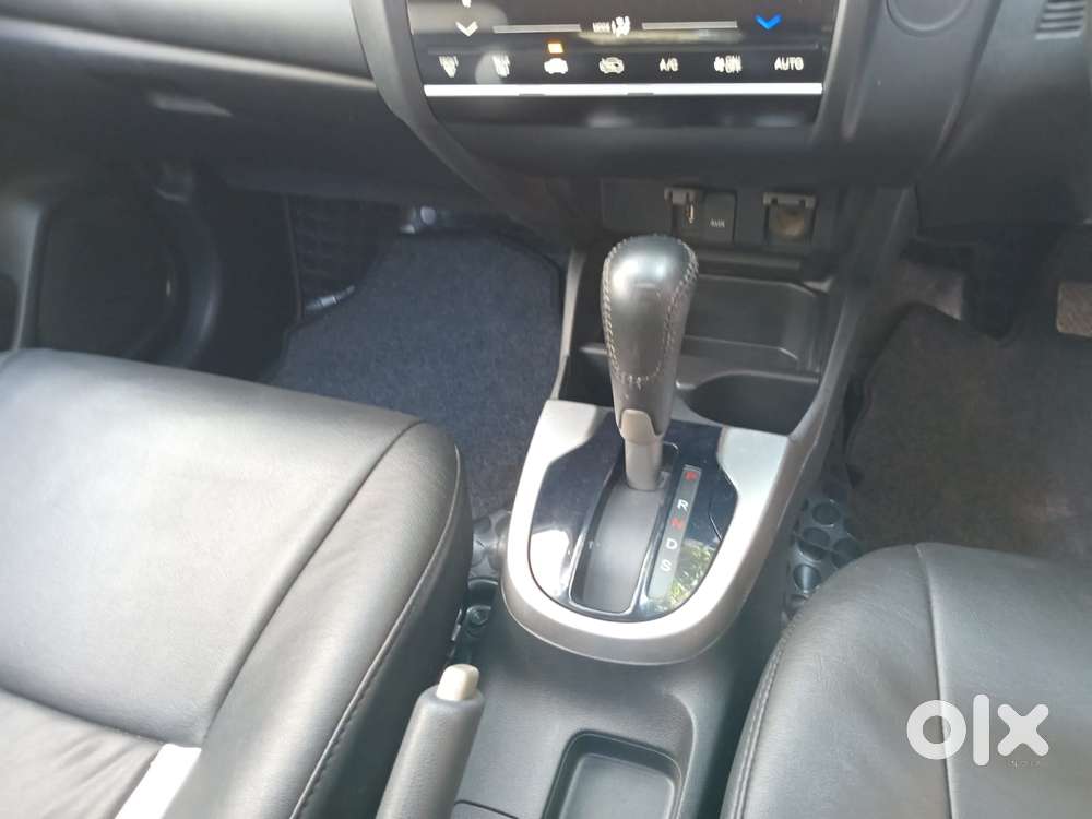 Honda Jazz V Cvt, 2017, Petrol