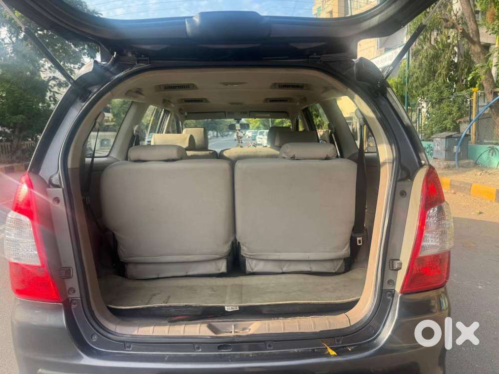 Toyota Innova 2.5 Gx (diesel) 8 Seater Bs Iv, 2015, Diesel