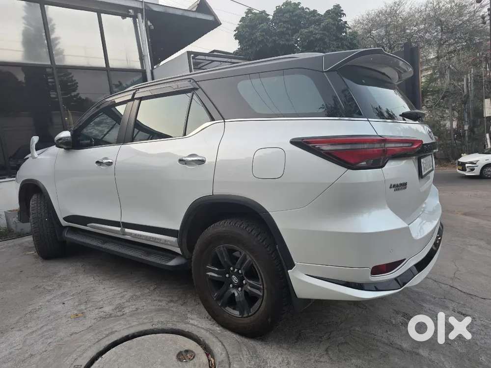 Toyota Fortuner Leader 2025 4x2 Mt