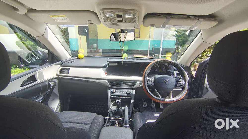 Mahindra Xuv700 Petrol 2025