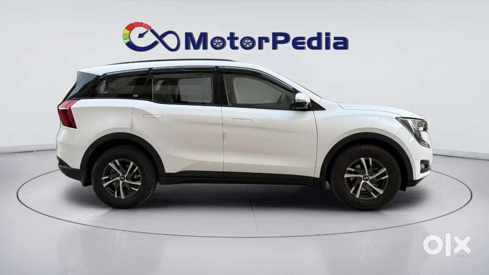 Mahindra Xuv700 Ax 5 Petrol Mt 7 Str (e), 2022, Petrol