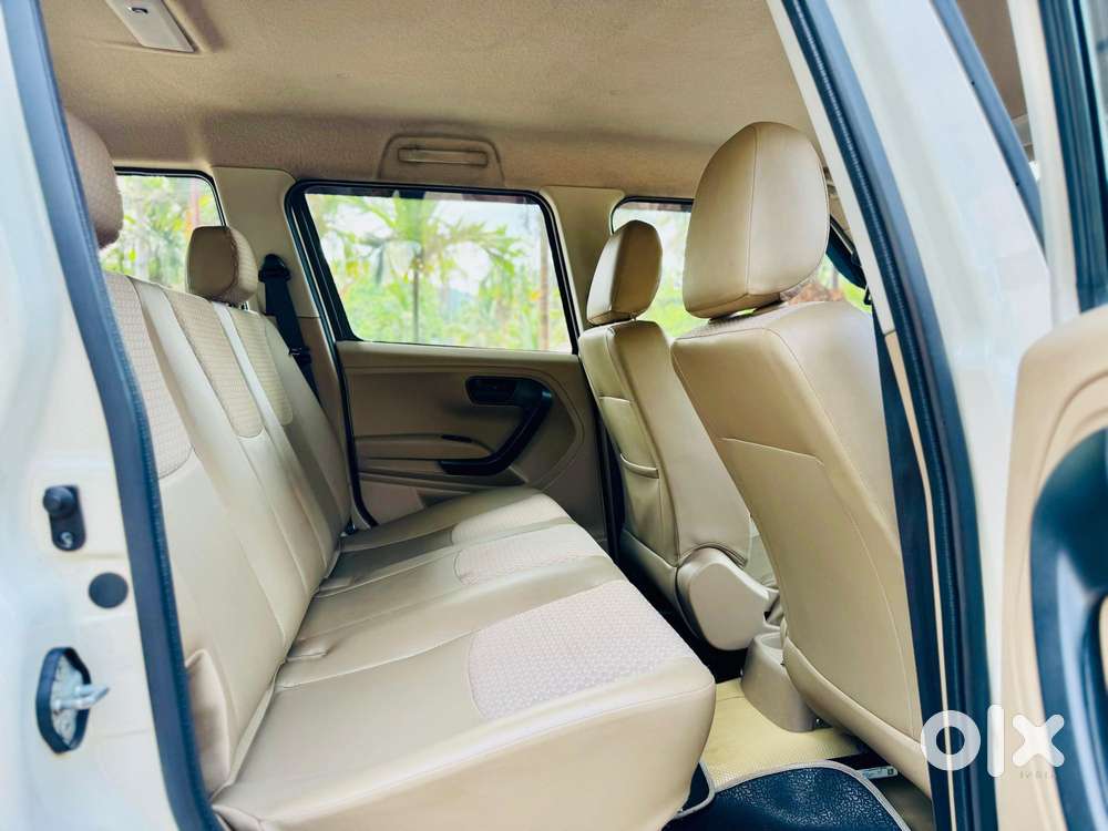 Mahindra Tuv 300 T6, 2017, Diesel