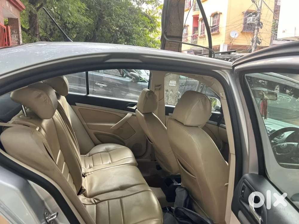 Skoda Laura, 2011, Petrol
