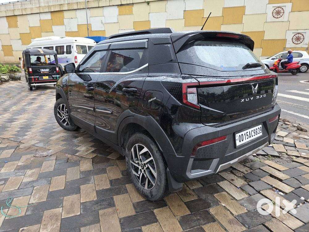 Mahindra Xuv 3xo Ax5l Pg Mt, 2026, Petrol
