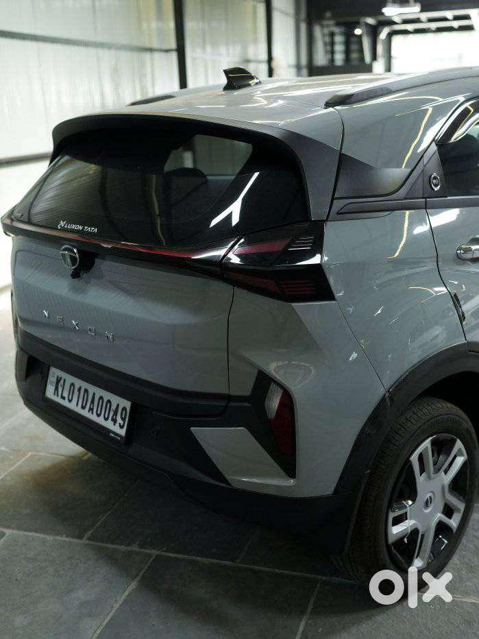 Tata Nexon Pure (s) 1.2 Petrol 6amt, 2023, Petrol