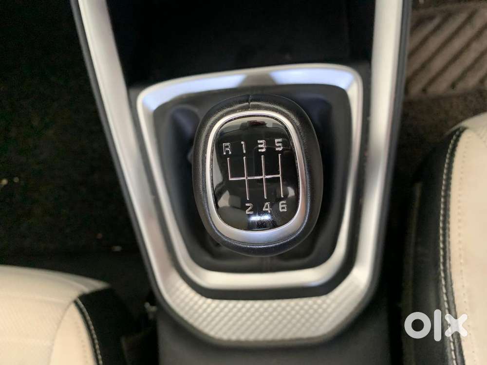 Kia Sonet Petrol 2021