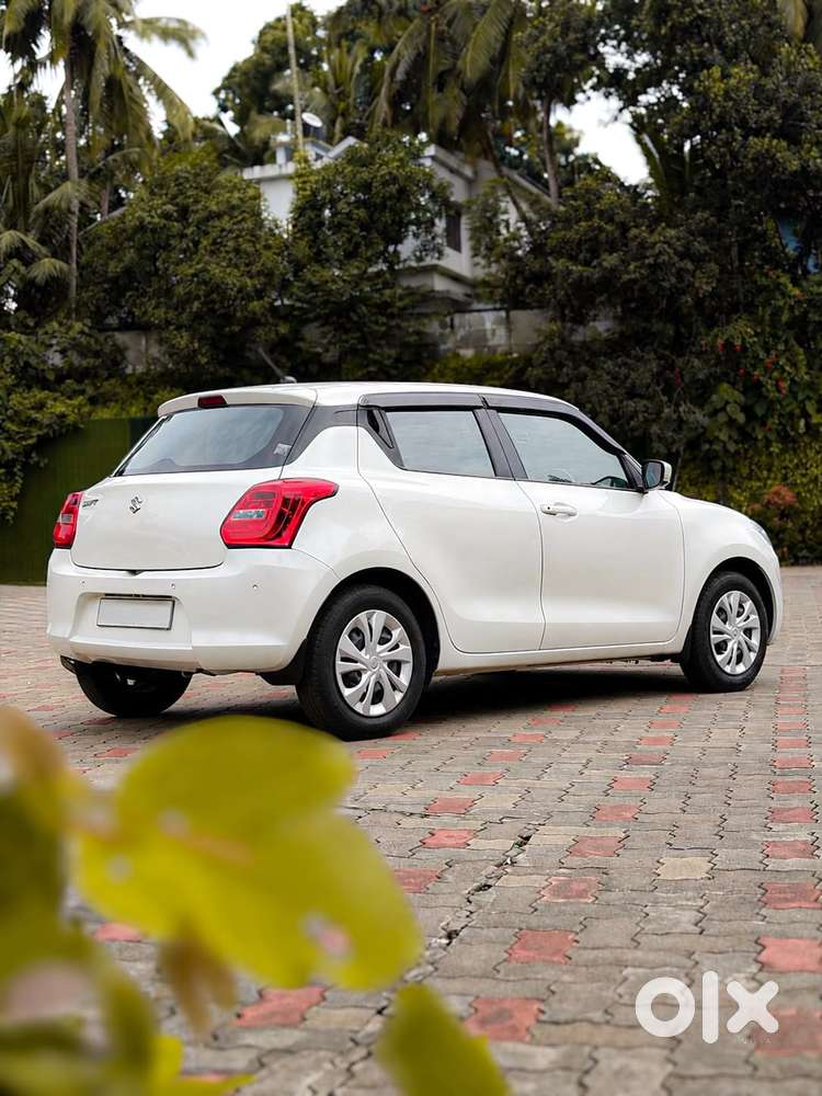 Maruti Suzuki Swift Vxi + Manual, 2024, Petrol