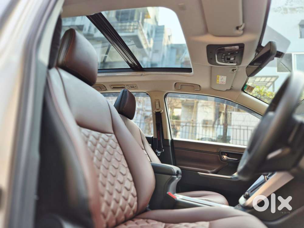 Toyota Innova Hycross 2.0 Vx (o) Hybrid 8 Str, 2025, Petrol