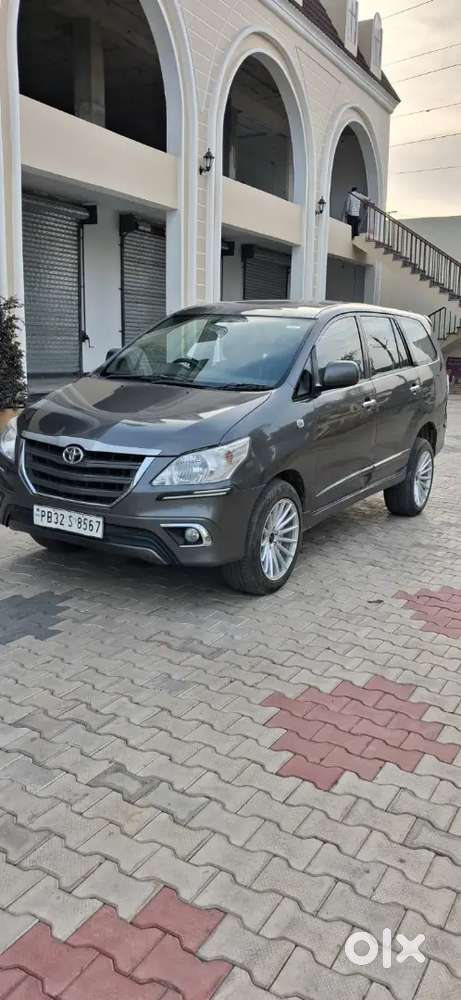 Toyota Innova 2014 Diesel 110000 Km Driven