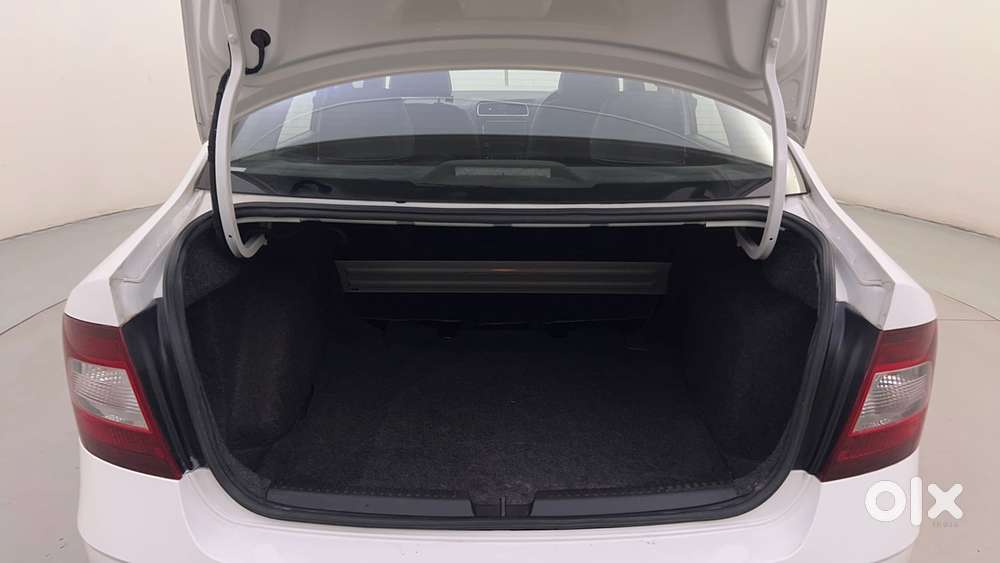 Skoda Rapid 1.6 Mpi At Style, 2017, Petrol