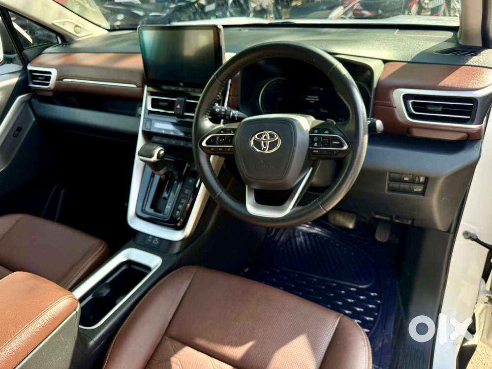 Toyota Innova Hycross 2.0 Zx (o) Hybrid 7 Str, 2025, Petrol