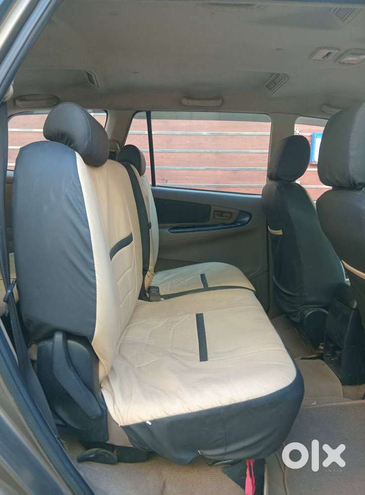 Toyota Innova 2.5 G (diesel) 8 Seater, 2015, Diesel