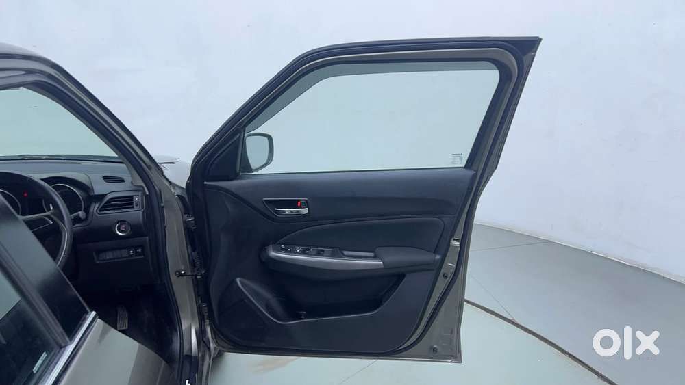 Maruti Suzuki Swift 1.3 Zxi, 2023, Petrol