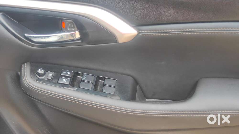 Maruti Suzuki Grand Vitara 1.5 Alpha Plus Intelligent Hybrid Ecvt, 2..