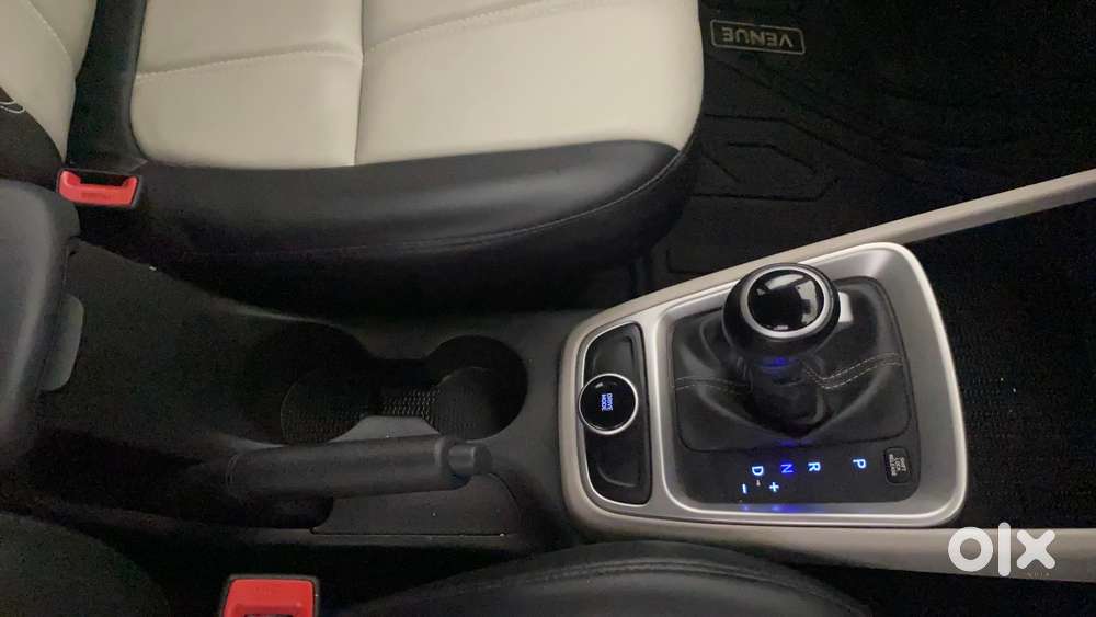 Hyundai Venue 1.0 S (o) Turbo Dct, 2023, Petrol