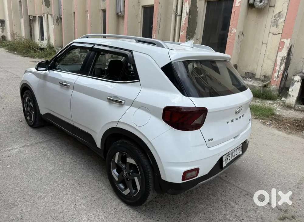 Hyundai Venue Automatic 2021 Petrol Well Maintained In Extreme