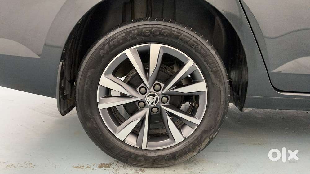 Skoda Slavia Style 1.0l Tsi At, 2023, Petrol