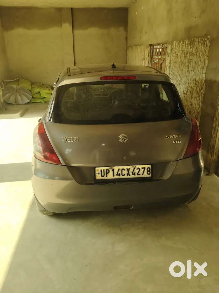 Maruti Suzuki Swift 2016 Diesel 121000 Km Driven