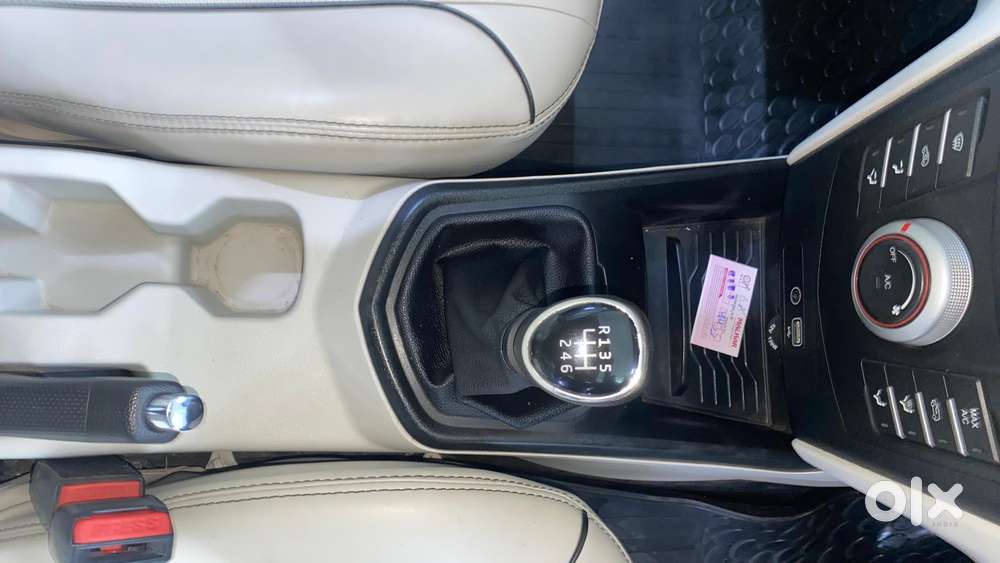 Mahindra Xuv300 W8 Diesel, 2022, Diesel