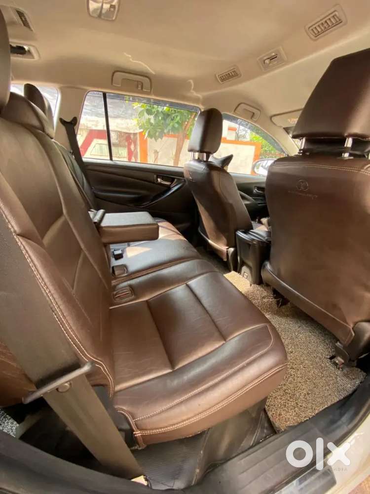 Toyota Innova Crysta 2024