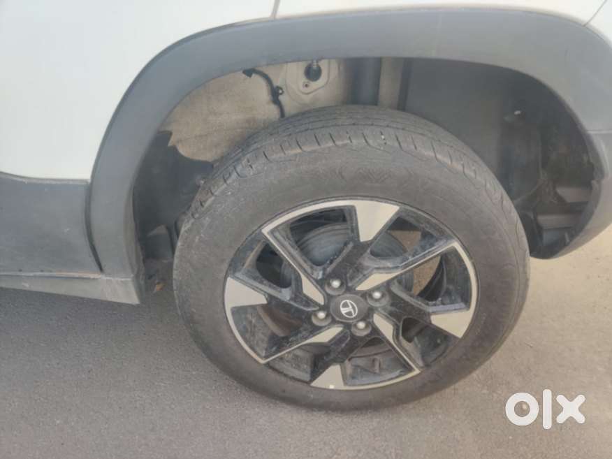 Tata Punch Accomplished Dazzle Sunroof Cng, 2023, Petrol