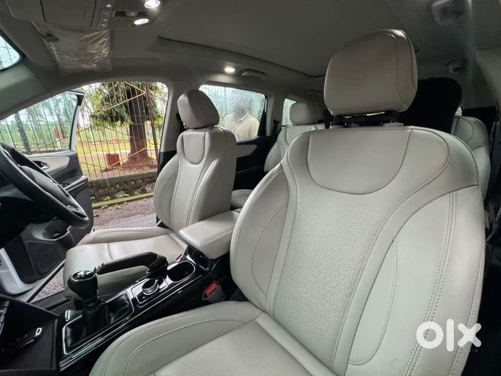 Mahindra Xuv700 25,000 Kms 1st Owner Chauffeur Driven