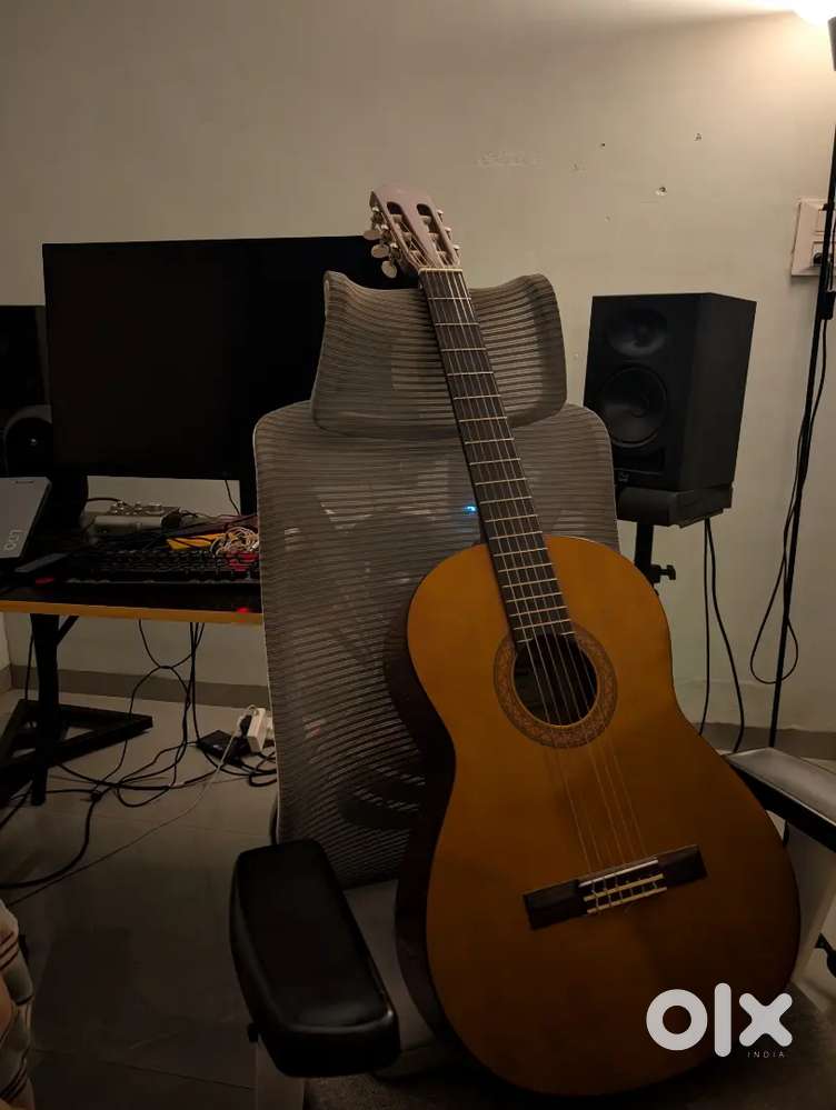 Yamaha c40 classical guitar