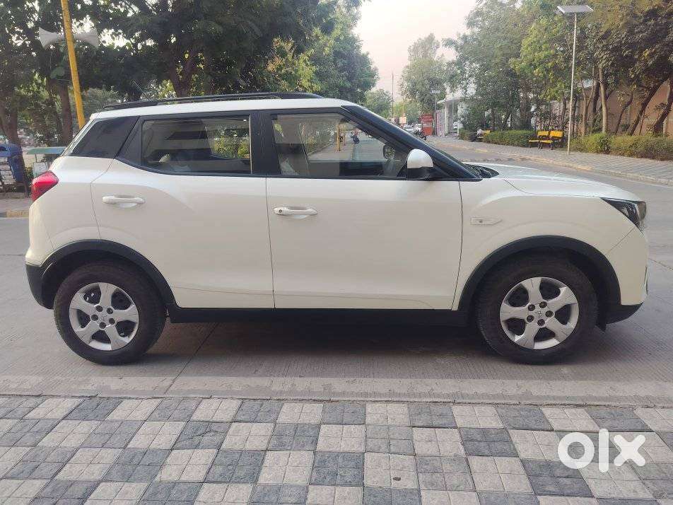 Mahindra Xuv300 1.2 W6 Amt Petrol, 2023, Petrol