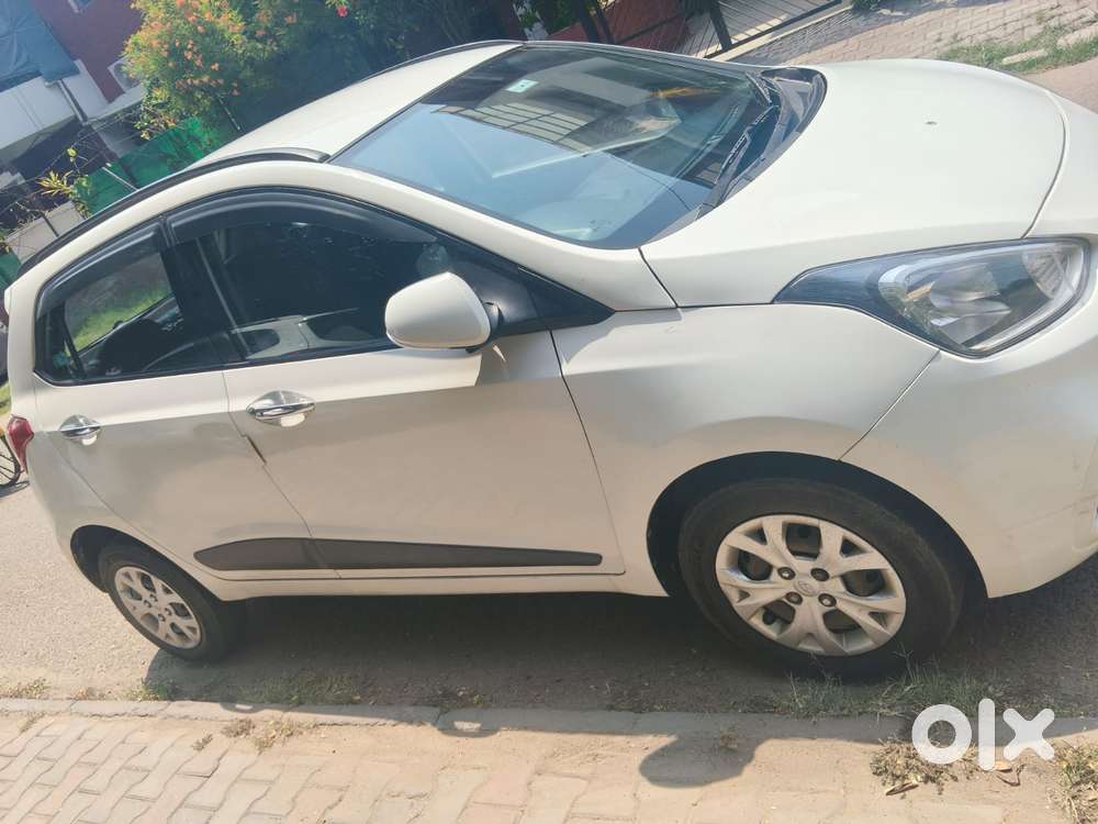 Hyundai Grand I10 Sportz, 2014, Petrol