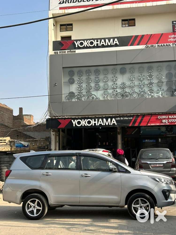 Toyota Innova Crysta 2017 Diesel Well Maintained