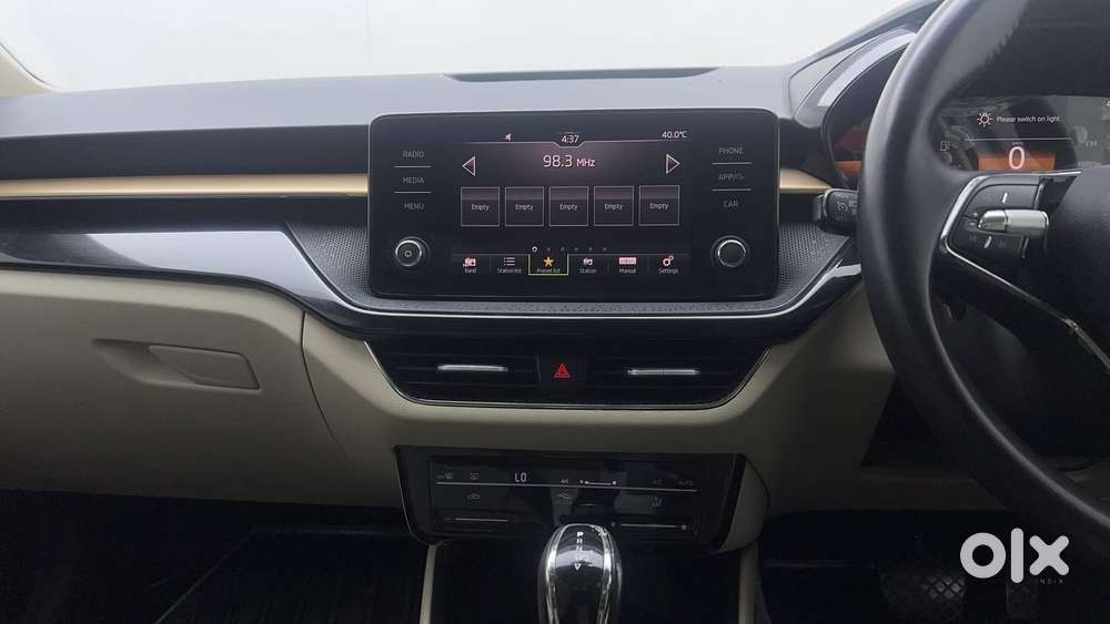 Skoda Slavia Style 1.0l Tsi At, 2023, Petrol