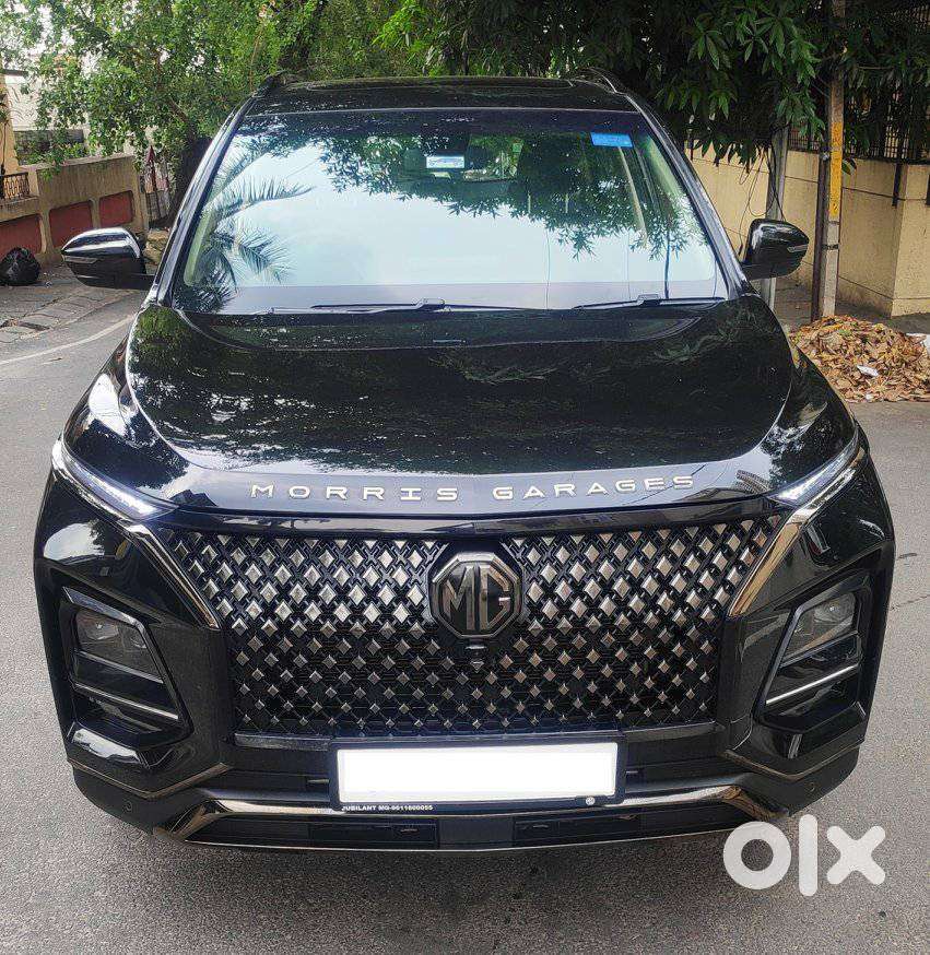 Mg Hector Plus Sharp Pro Blackstorm 1.5 Turbo Petrol Cvt 7 Str, 2025..
