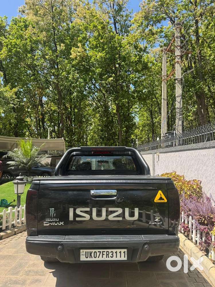 Isuzu D-max V-cross 2023 Diesel Well Maintained