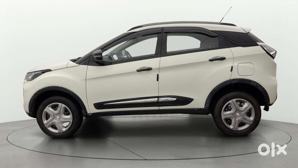 Tata Nexon 1.5 Revotorq Xma Amt (s), 2022, Petrol